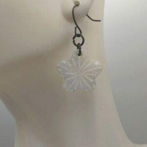 Mother of pearl carved magnolia earrings E137